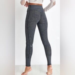 Alo Yoga AloSoft Lounge leggings Size XS Dark Gray Heather EUC